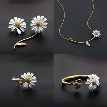 Roztomilý Kórejský Daisy Stud Náušnice Pre Ženy Smalt Asymetrický Kvet 2022 Letné Trendy Výkaz Šperky Dievčatá Lady Dary